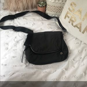 Black Lululemon crossbody/purse!